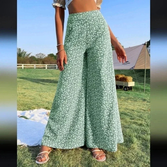 Ditsy Floral Print High Waist Wide Leg Pants - Picture 2 of 6